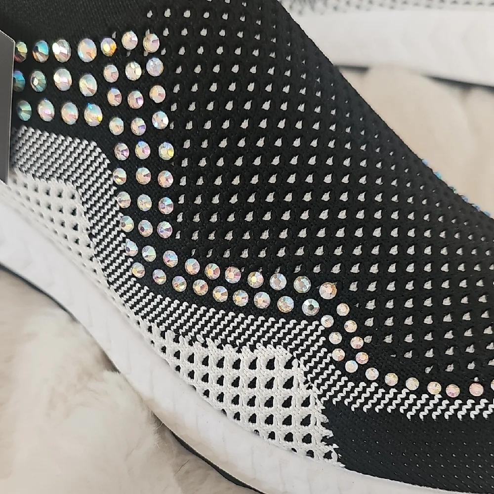 bernie mev. Black and White Vegan Sneakers